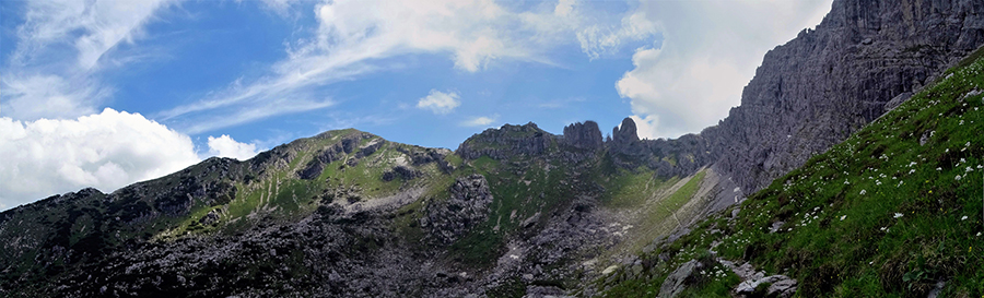 Panorama sulla Valle dei Mughi verso la Corna Grande